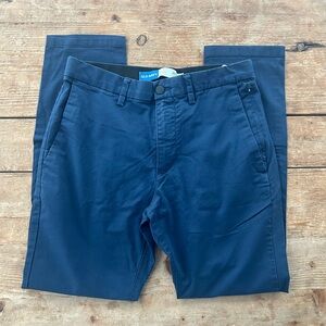 Old Navy Men's Navy blue Ultimate Tech Slim with built in flex